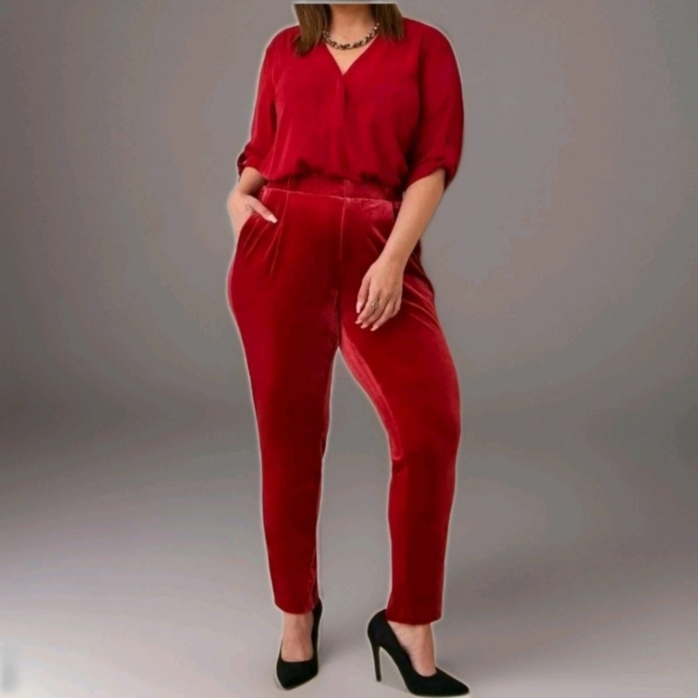 Torrid Velvet Relaxed Taper Pants Woman Plus Sz 28WP Red Holiday Trousers Nwt